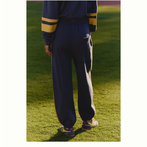 SUNDRY💙 - Picture 4 of 5